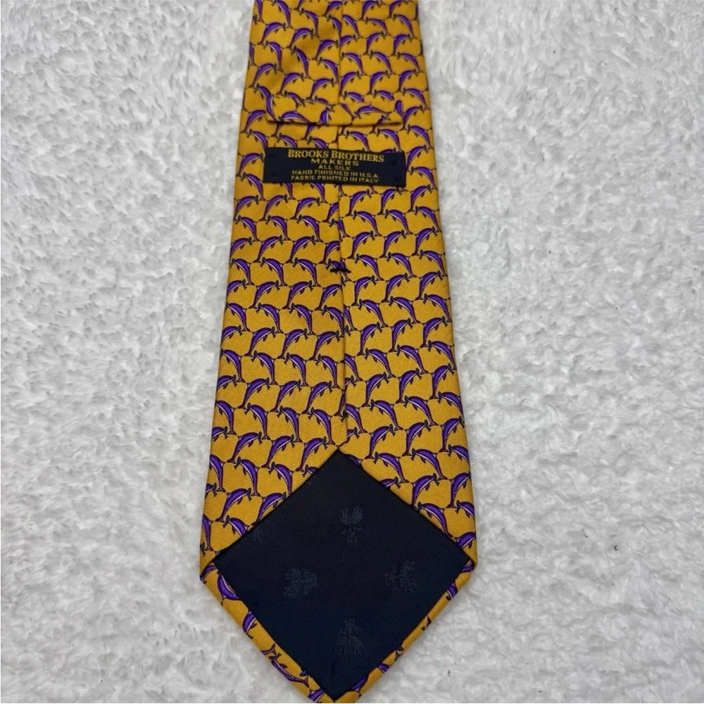 Brooks‎ Brothers Makers Tie Mens lYellow Purple Dolphin Silk Hand Finished USA